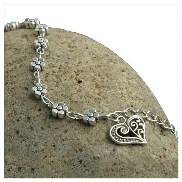 BOHO ANKLET w/ FLOWERS and HEART - Picture 2 of 4